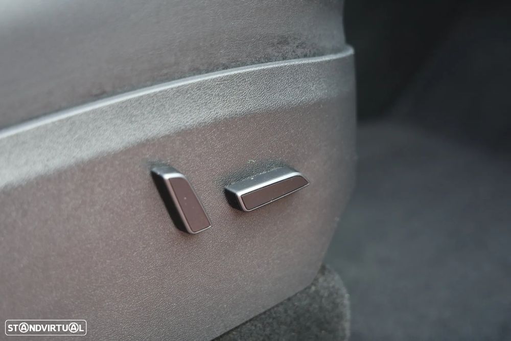 Tesla Model Y Performance Tração Integral - 10