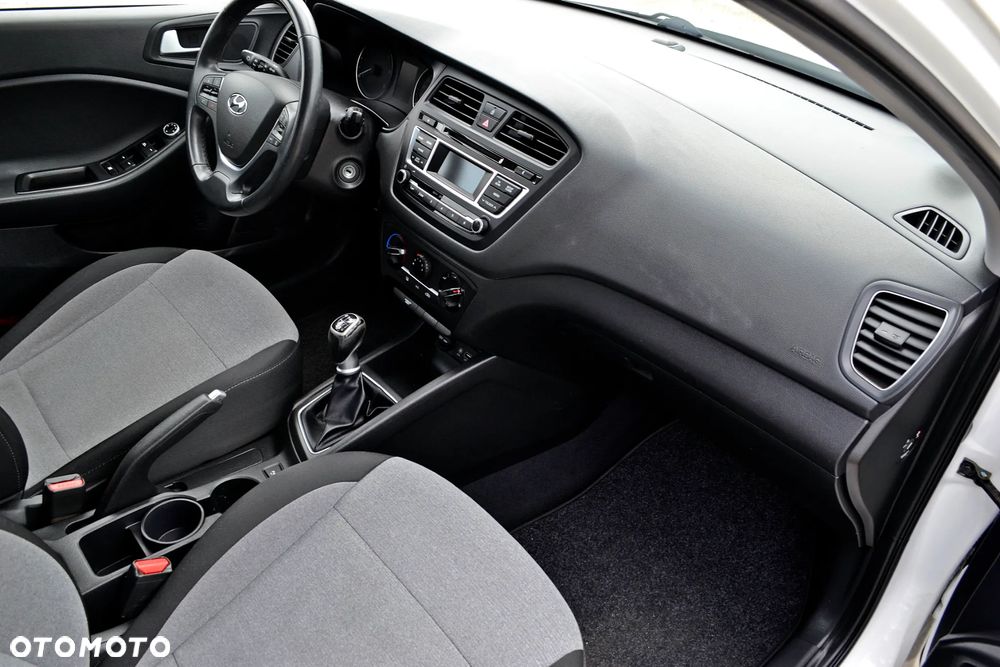 Hyundai i20 - 13