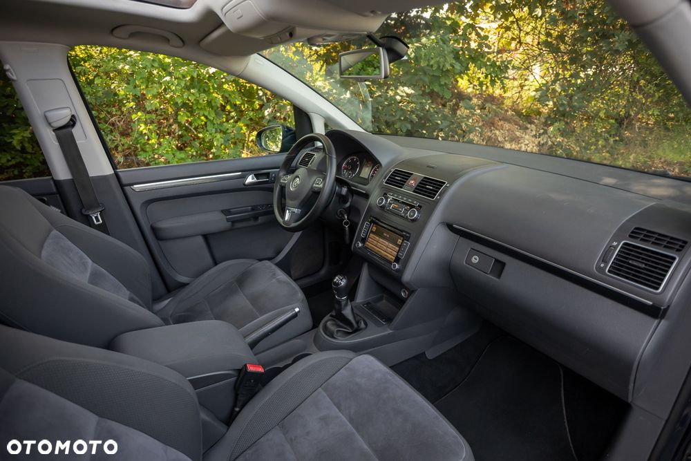 Volkswagen Touran 2.0 TDI Highline - 20