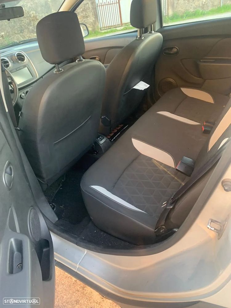 Dacia Sandero 1.5 dCi Stepway - 6