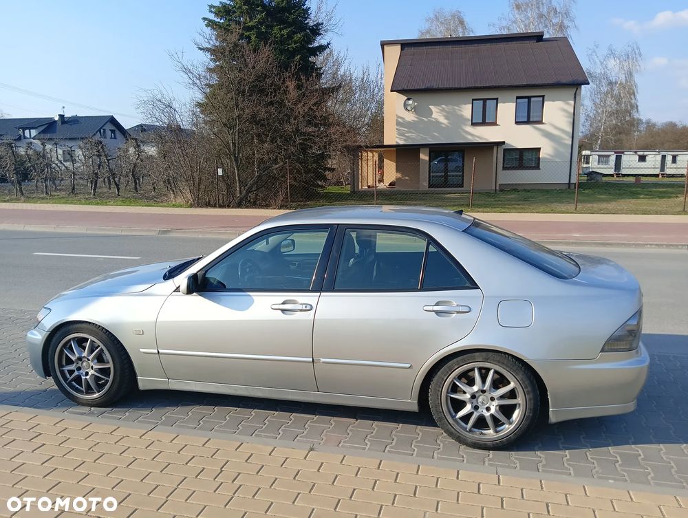 Lexus IS - 7
