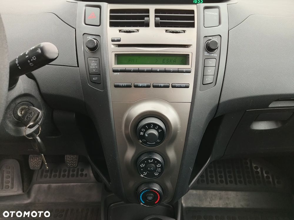 Toyota Yaris 1.33 VVT-i Comfort - 18