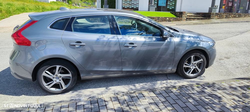 Volvo V40 2.0 D3 Summum - 11