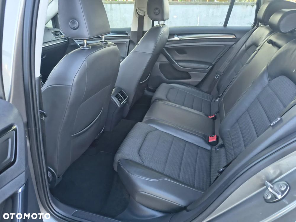 Volkswagen Golf 2.0 TDI BlueMotion Technology Highline - 17