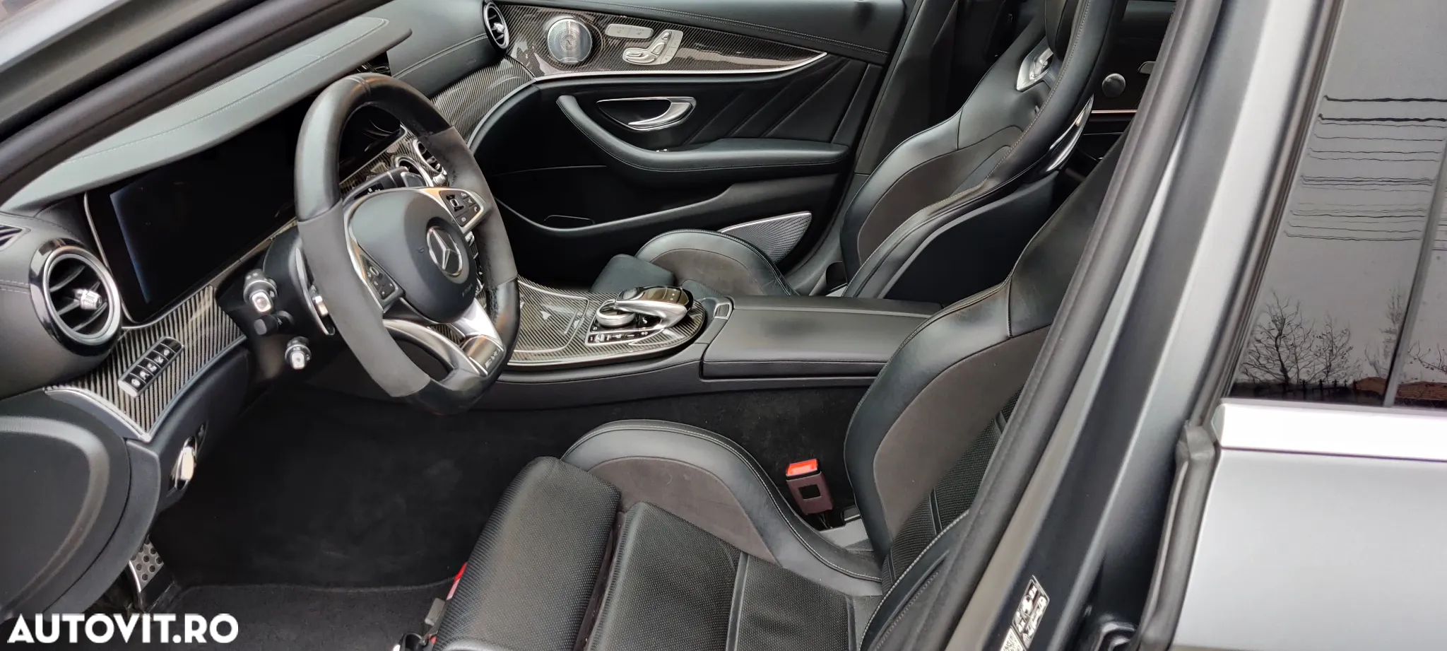 Mercedes-Benz E AMG 63 4Matic AMG Speedshift 9G-MCT - 10