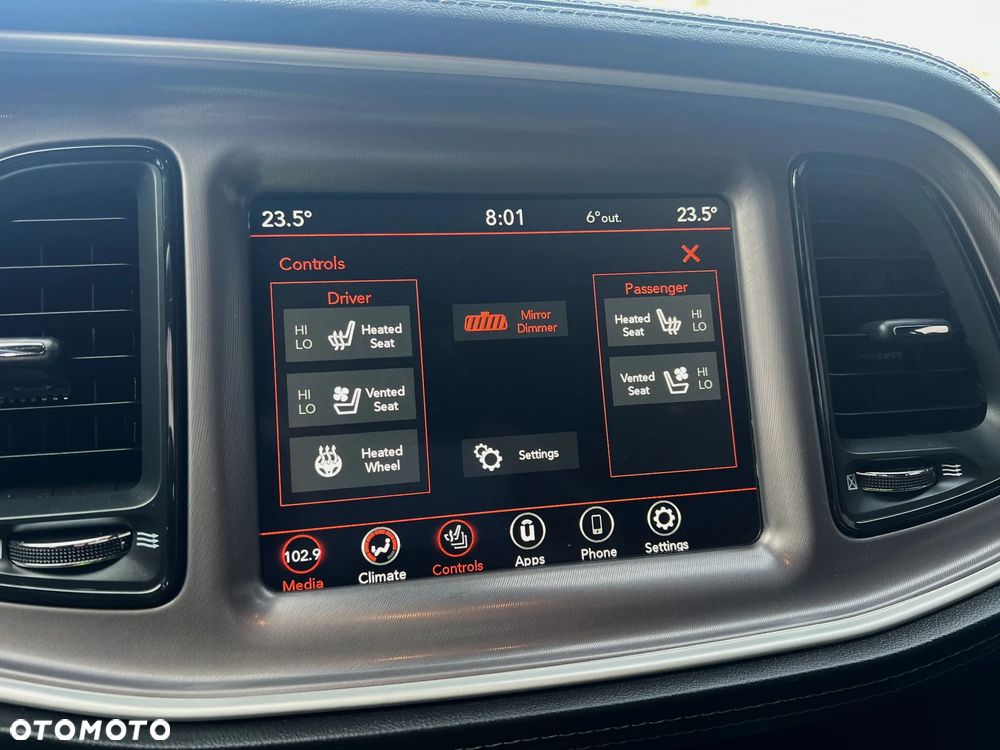 Dodge Challenger - 24