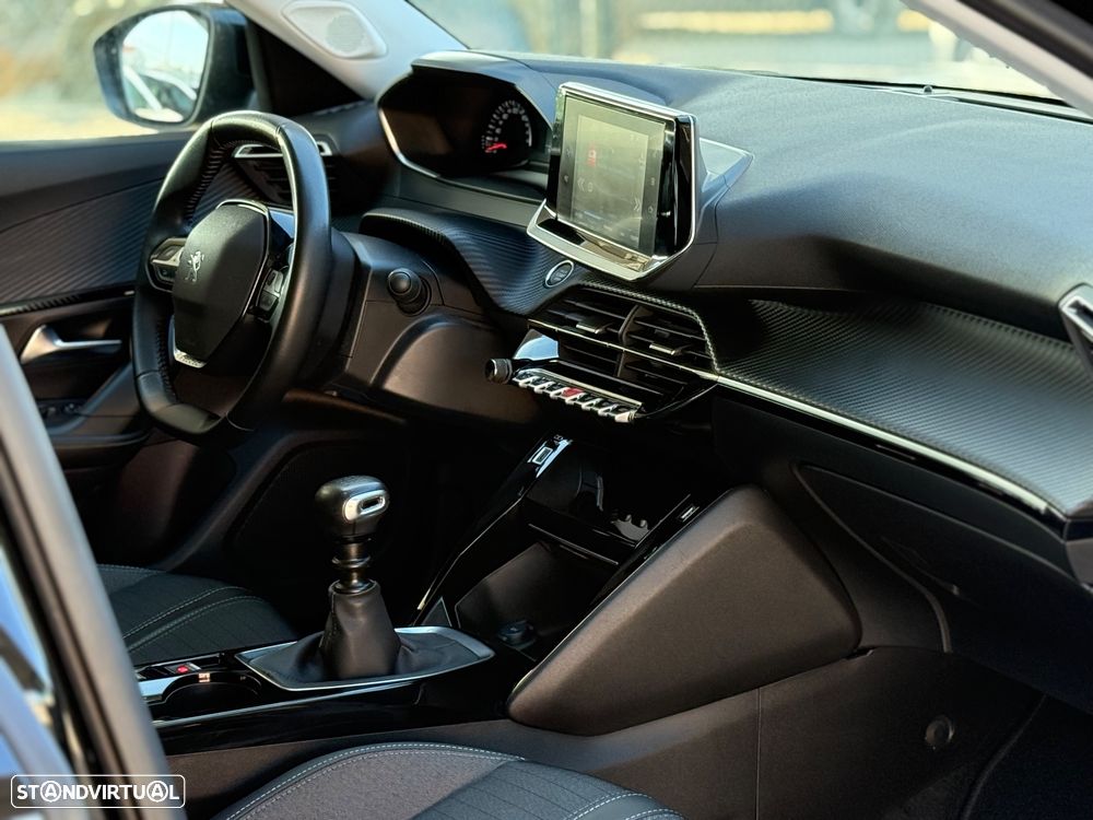 Peugeot 2008 - 8