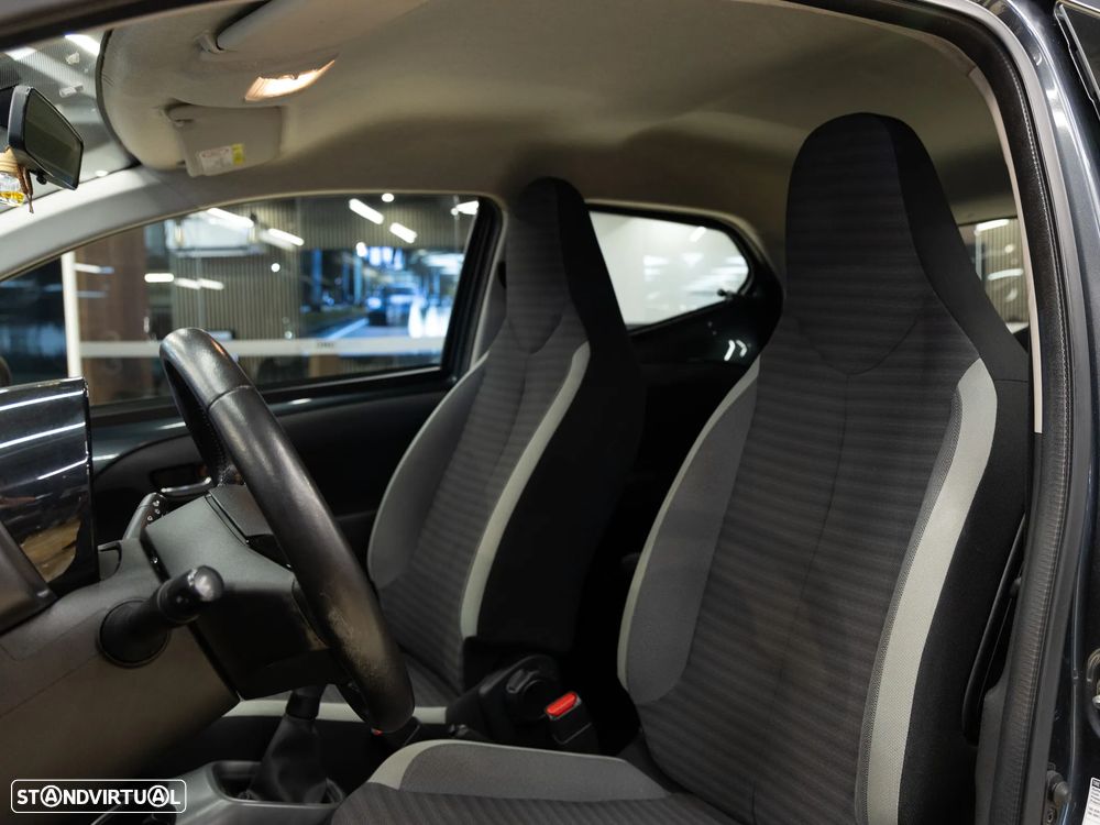 Toyota Aygo x-play connect - 13