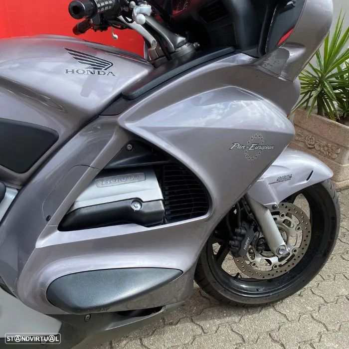 Honda Pan European ST1300 - 7