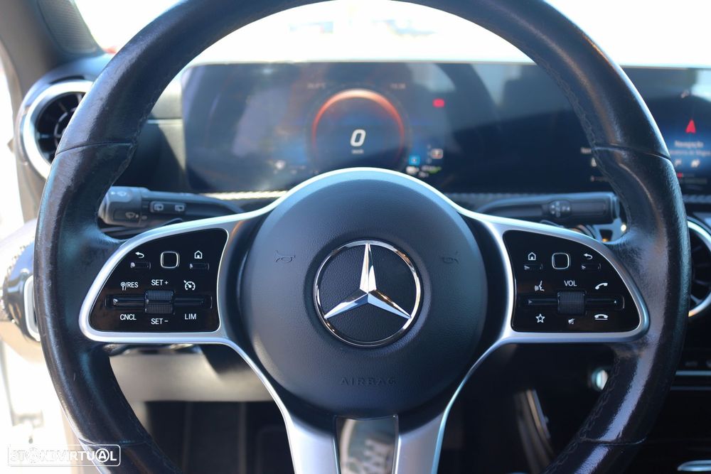 Mercedes-Benz A 250 e Style Plus - 23