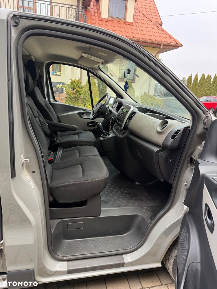 Renault Trafic Grand 1.6 dCi - 11