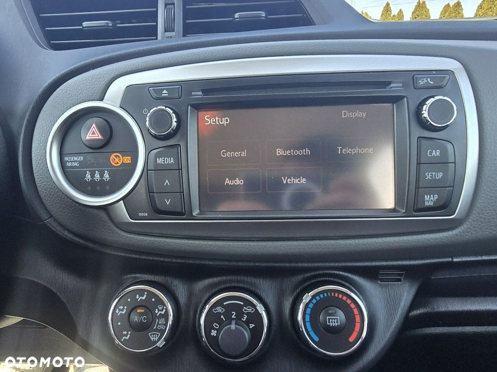 Toyota Yaris - 24