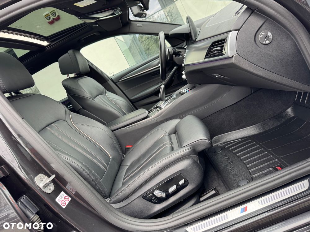 BMW Seria 5 530d xDrive mHEV M Sport sport - 31