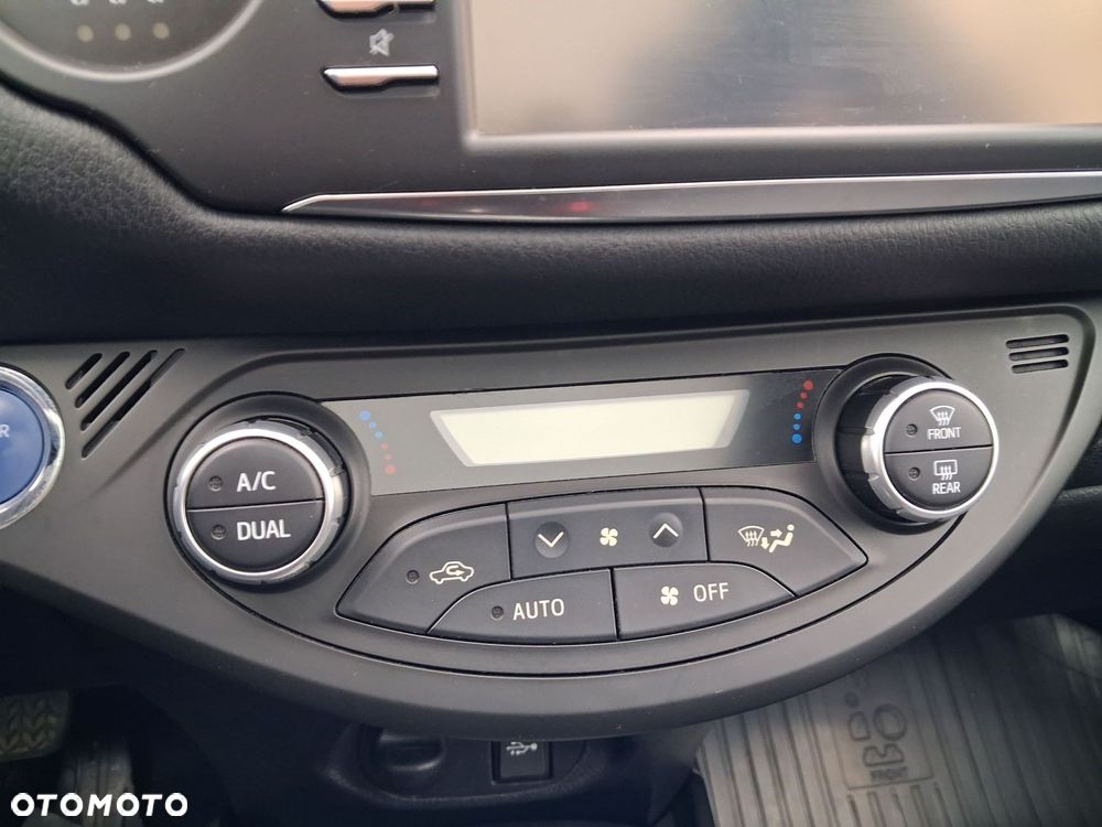 Toyota Yaris Hybrid 100 Dynamic EU6 - 18