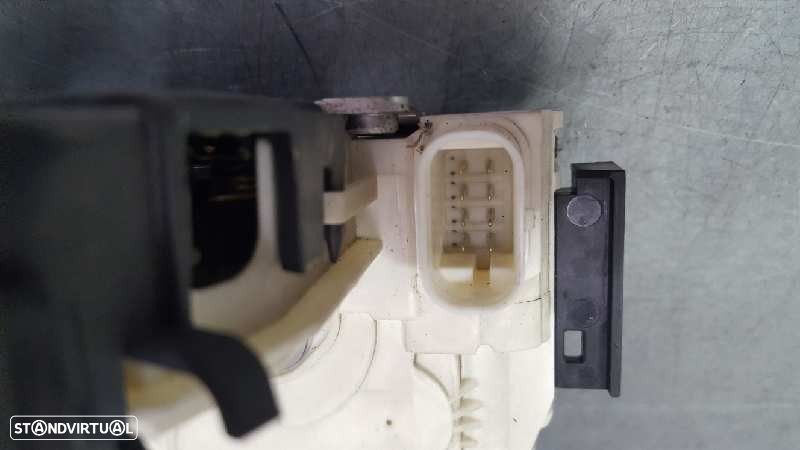 FECHADURA PORTA FRONTAL ESQUERDA MERCEDES-BENZ CLASSE A 2013 - 2