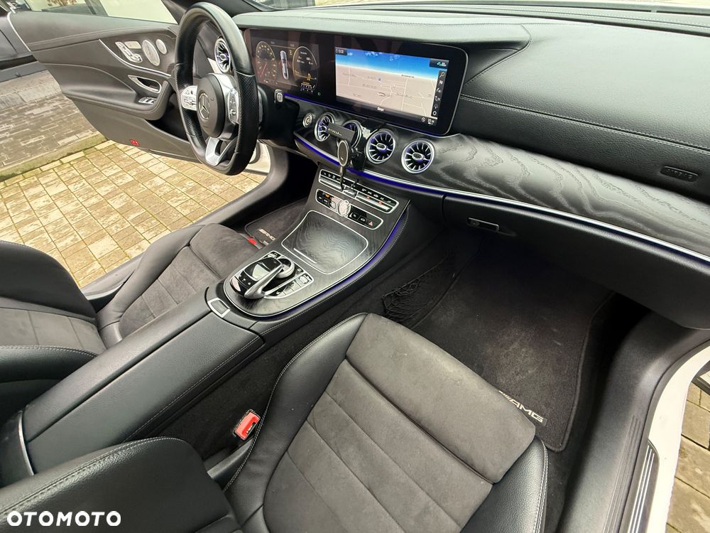 Mercedes-Benz Klasa E 220 d 4-Matic 9G-TRONIC - 30