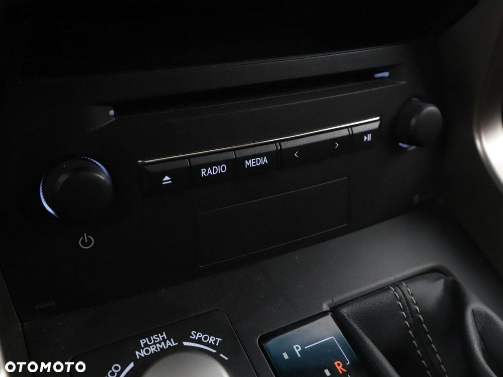 Lexus NX 300h E-FOUR Luxury Line - 28