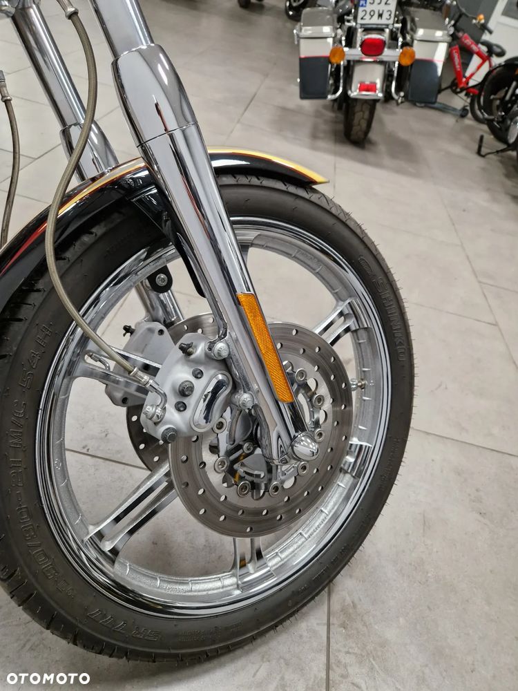 Harley-Davidson Softail Custom - 8