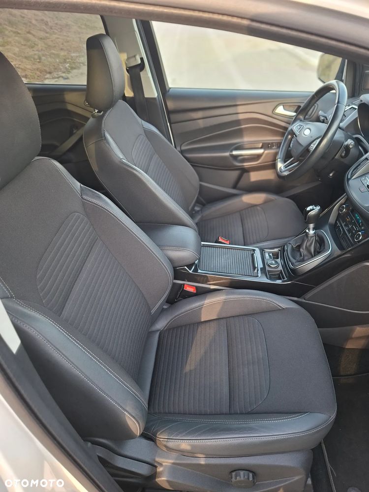 Ford Kuga 2.0 TDCi 4x4 Titanium - 17