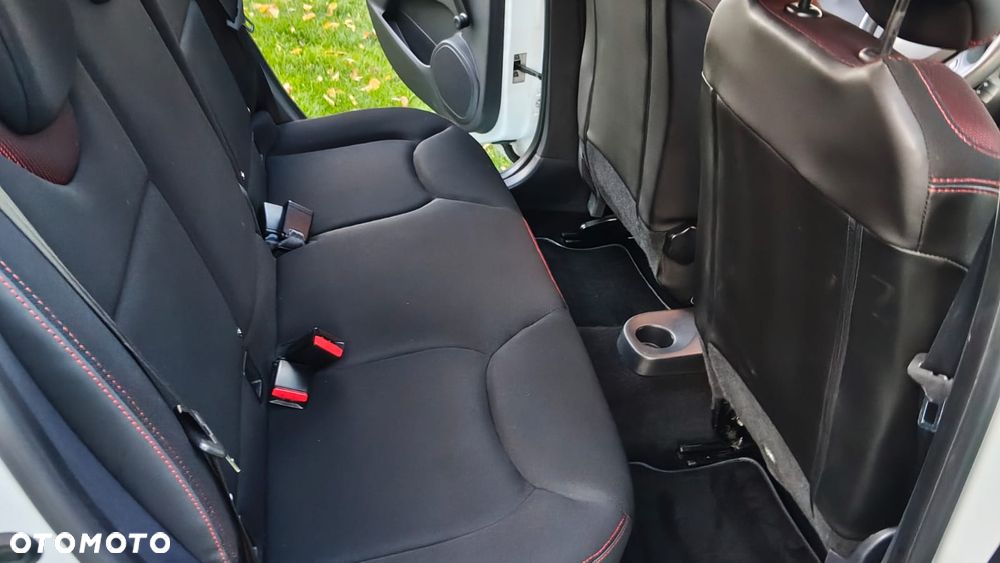 Renault Clio 1.2 16V 75 Experience - 32