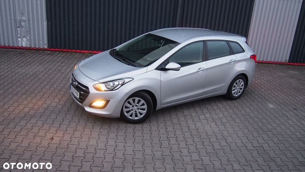 Hyundai i30 1.4 Family - 32