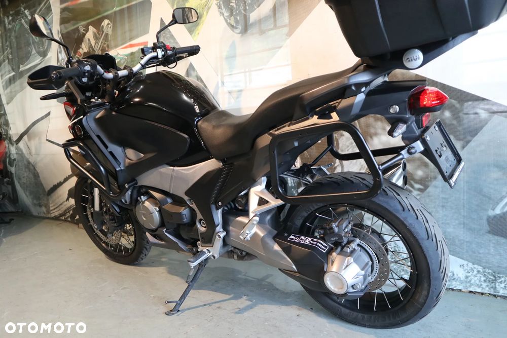 Honda VFR - 9