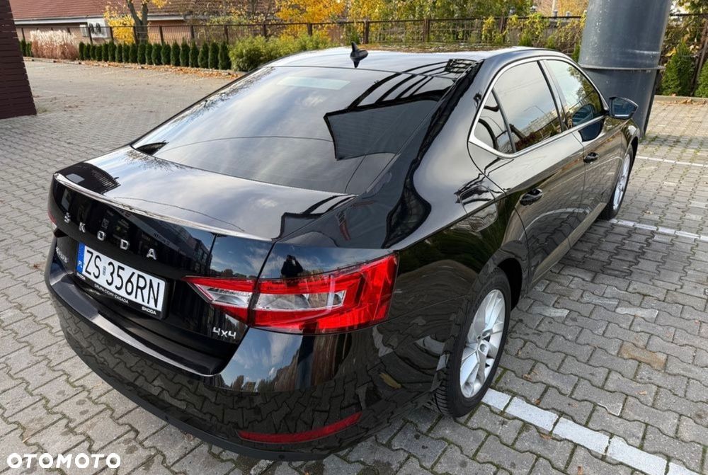 Skoda Superb 2.0 TDI SCR 4x4 Ambition DSG - 6