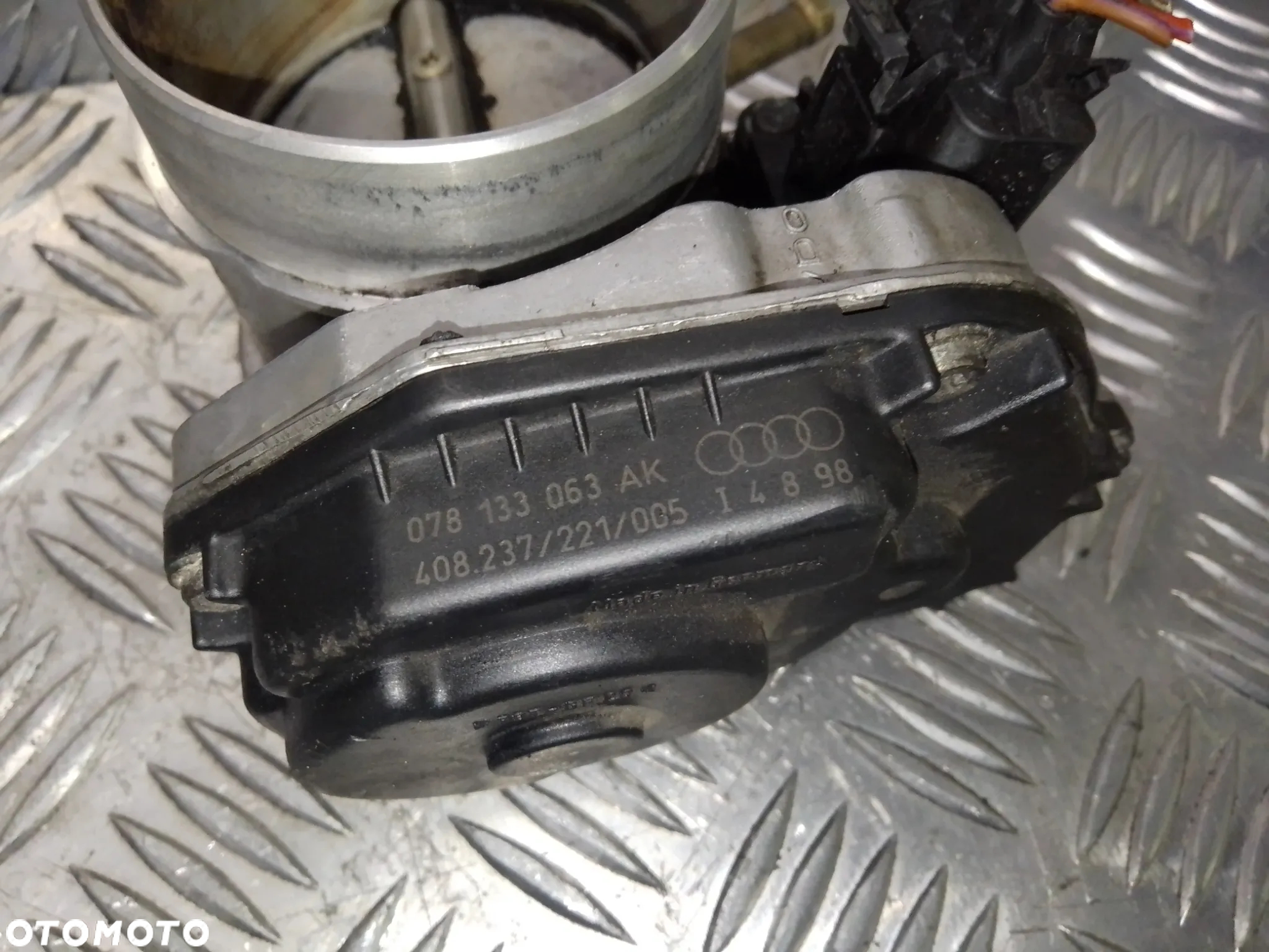 Przepustnica AUDI A4 B5 2.8 v8 078133063AK - 3