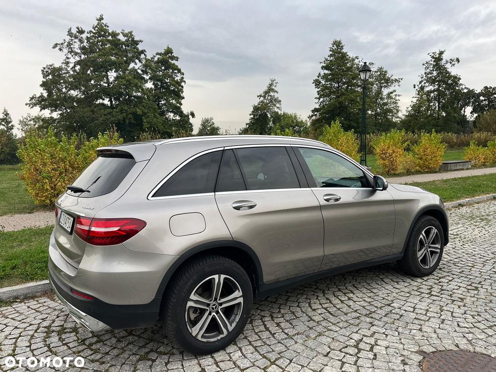 Mercedes-Benz GLC 300 4Matic 9G-TRONIC Exclusive - 5
