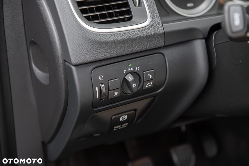 Volvo V60 D3 Summum - 20