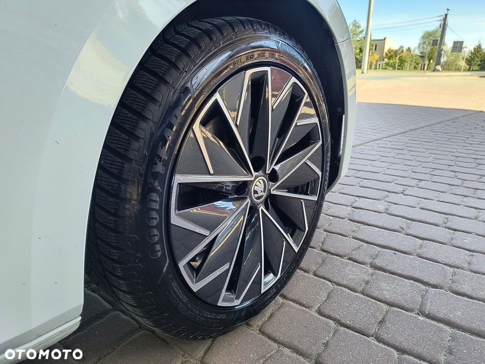 Skoda Superb 2.0 TDI SCR 4x4 L&K DSG - 10