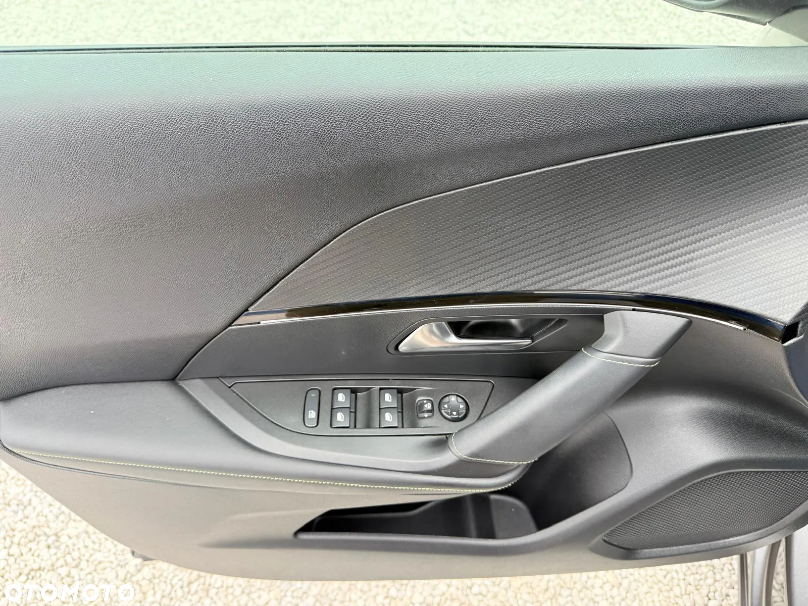 Peugeot 2008 PureTech 155 EAT8 GT Pack - 22
