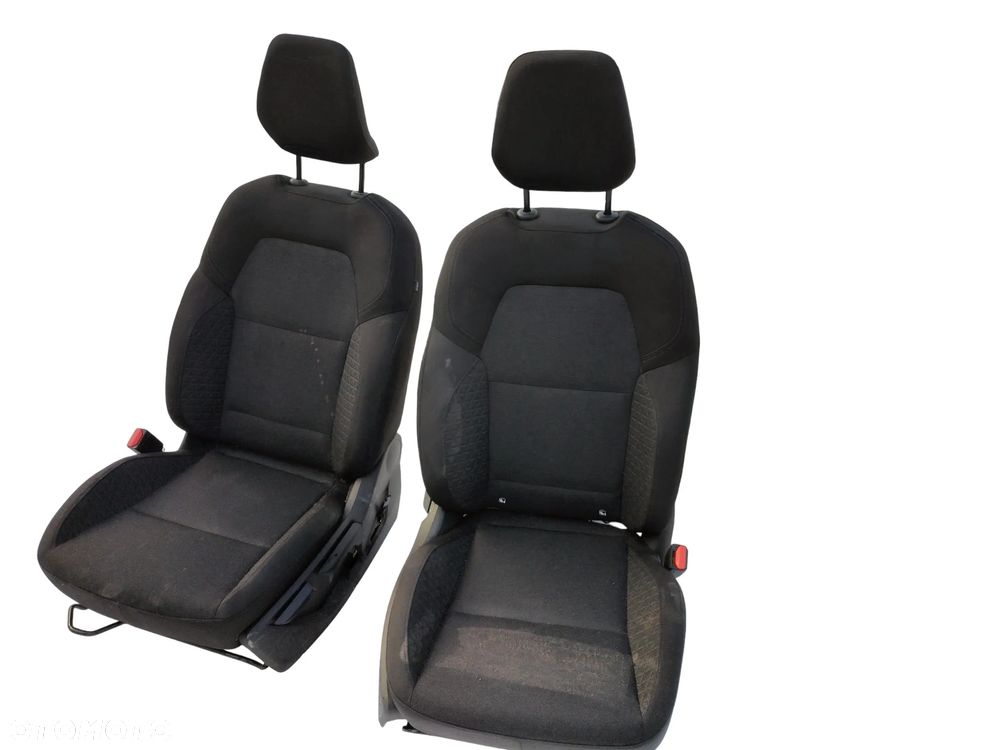 FOTEL KIEROWCY RENAULT CLIO V 2019-   Europa - 9