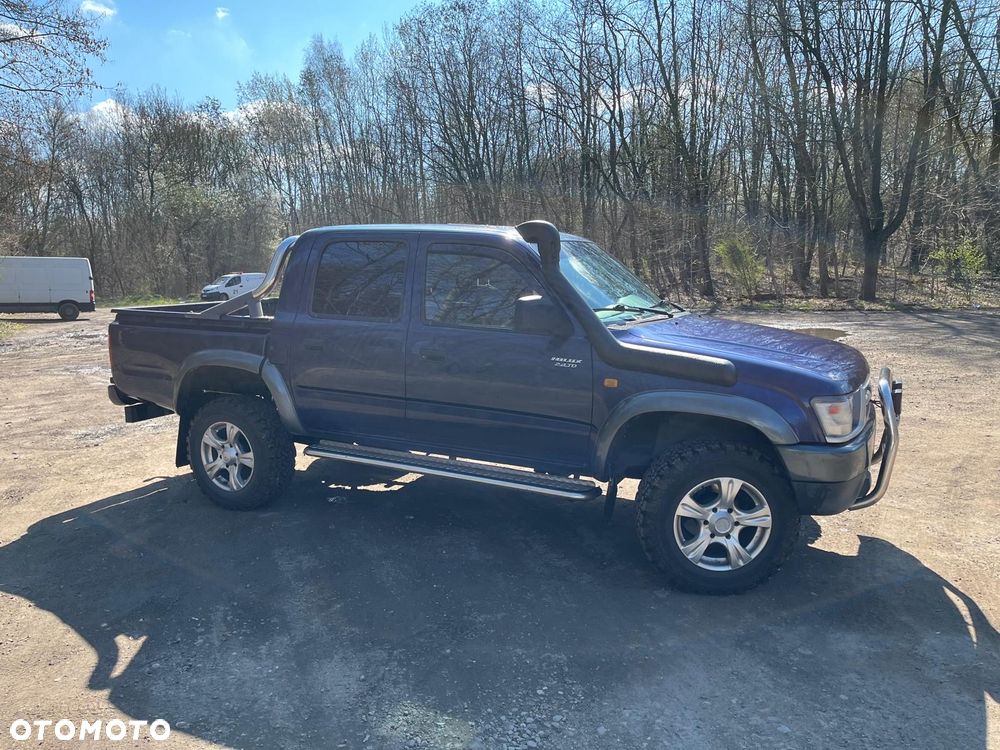 Toyota Hilux 4WD SR5 - 3