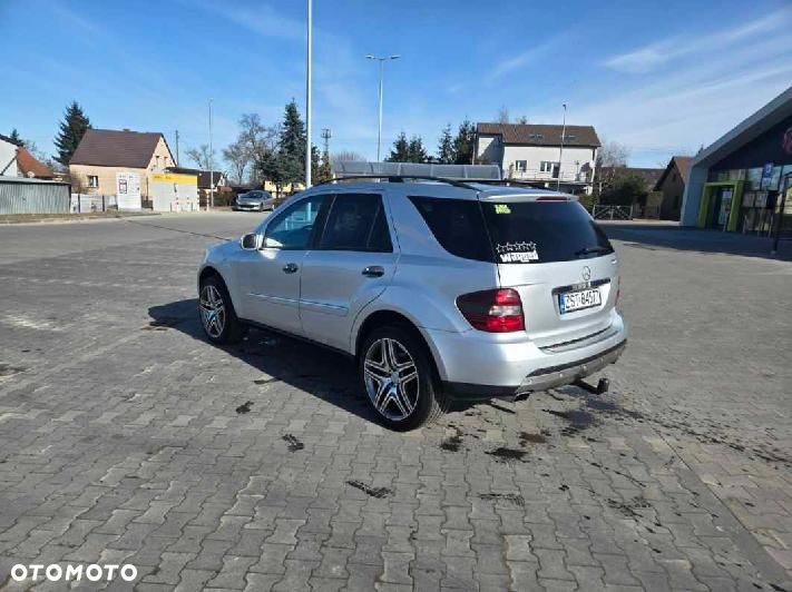 Mercedes-Benz ML 350 4-Matic - 5