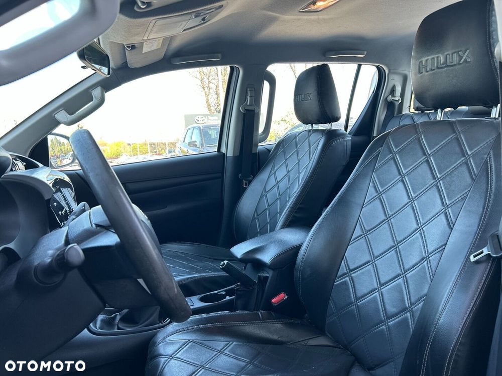 Toyota Hilux 2.4 D-4D Double Cab DLX 4x4 - 11