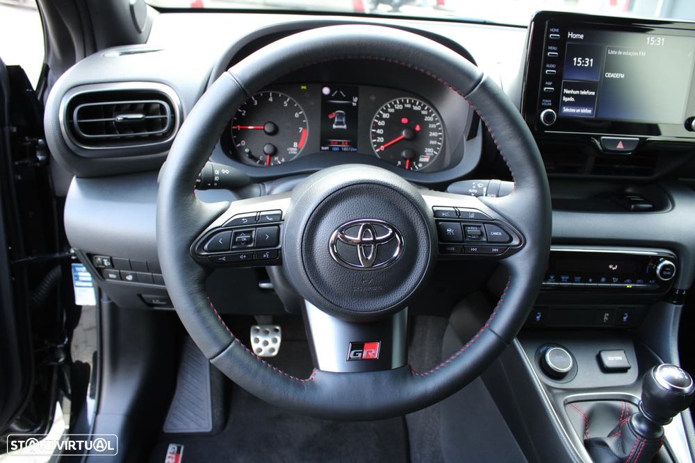 Toyota GR Yaris c/ High-Performance-Pack - 13