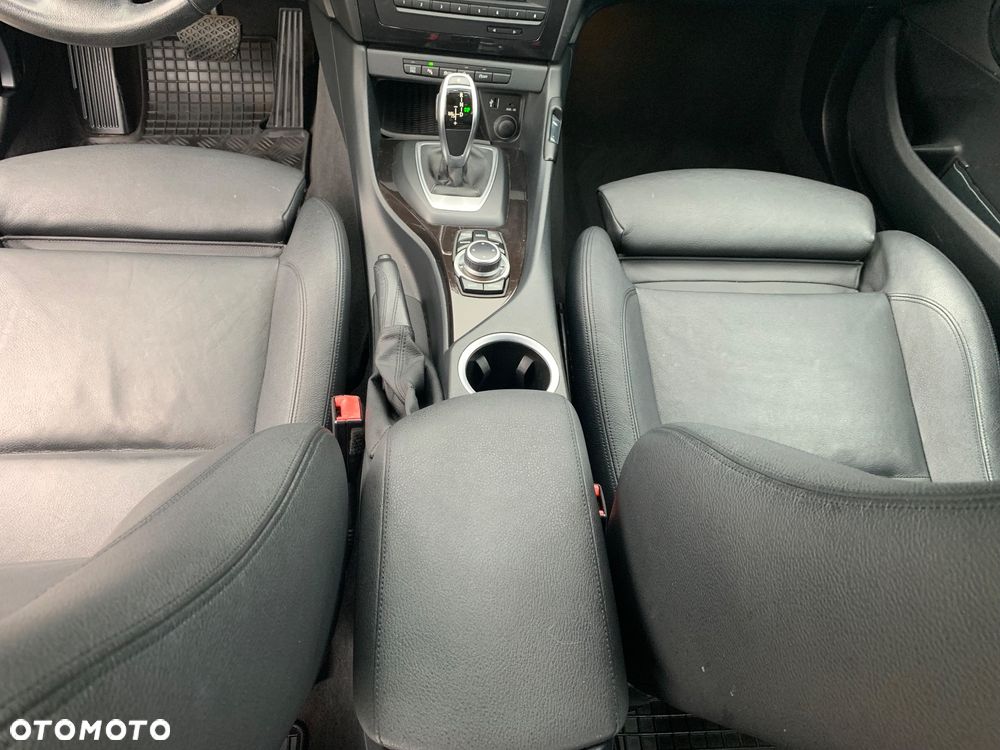 BMW X1 xDrive20d Sport Line - 24