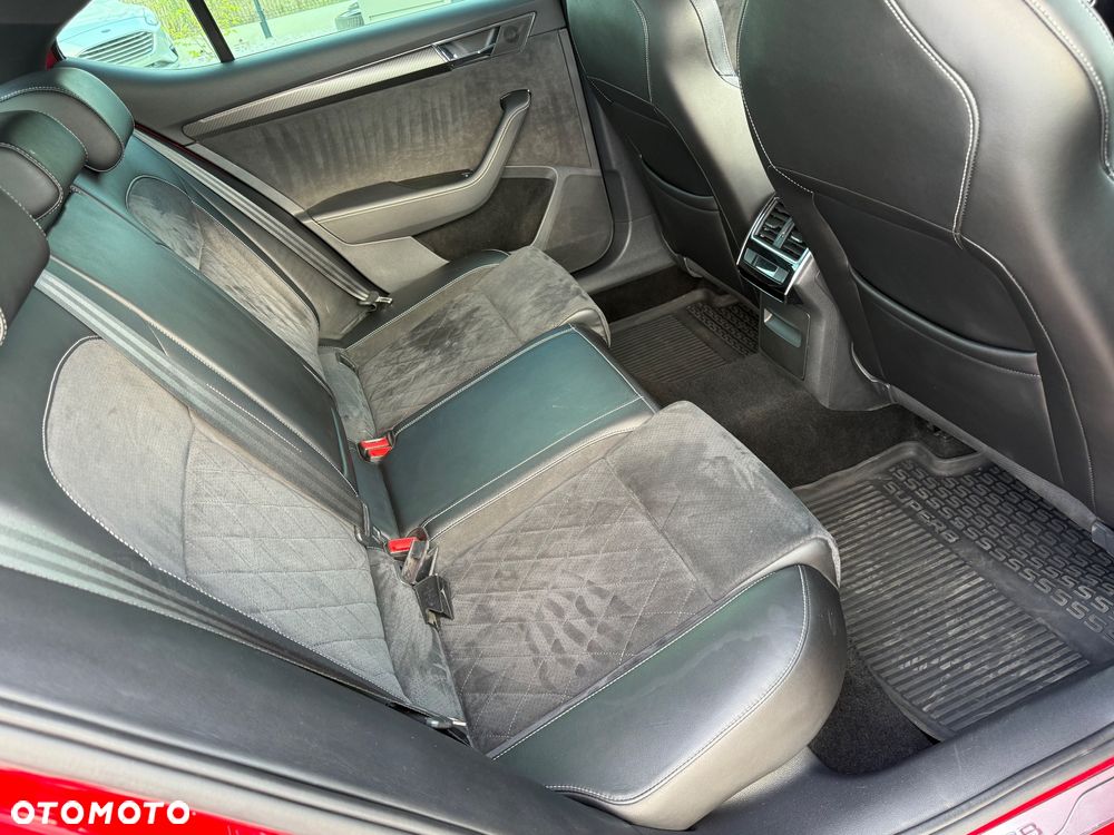 Skoda Superb 2.0 TDI 4x4 DSG Sportline - 27