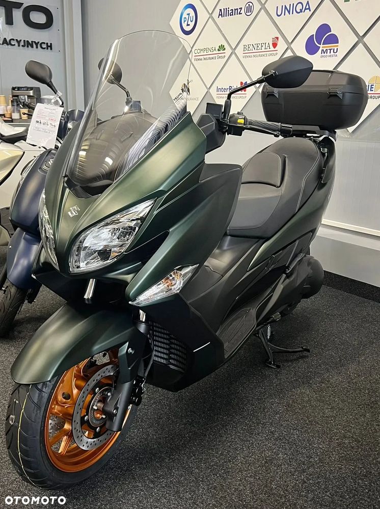 Suzuki Burgman - 23