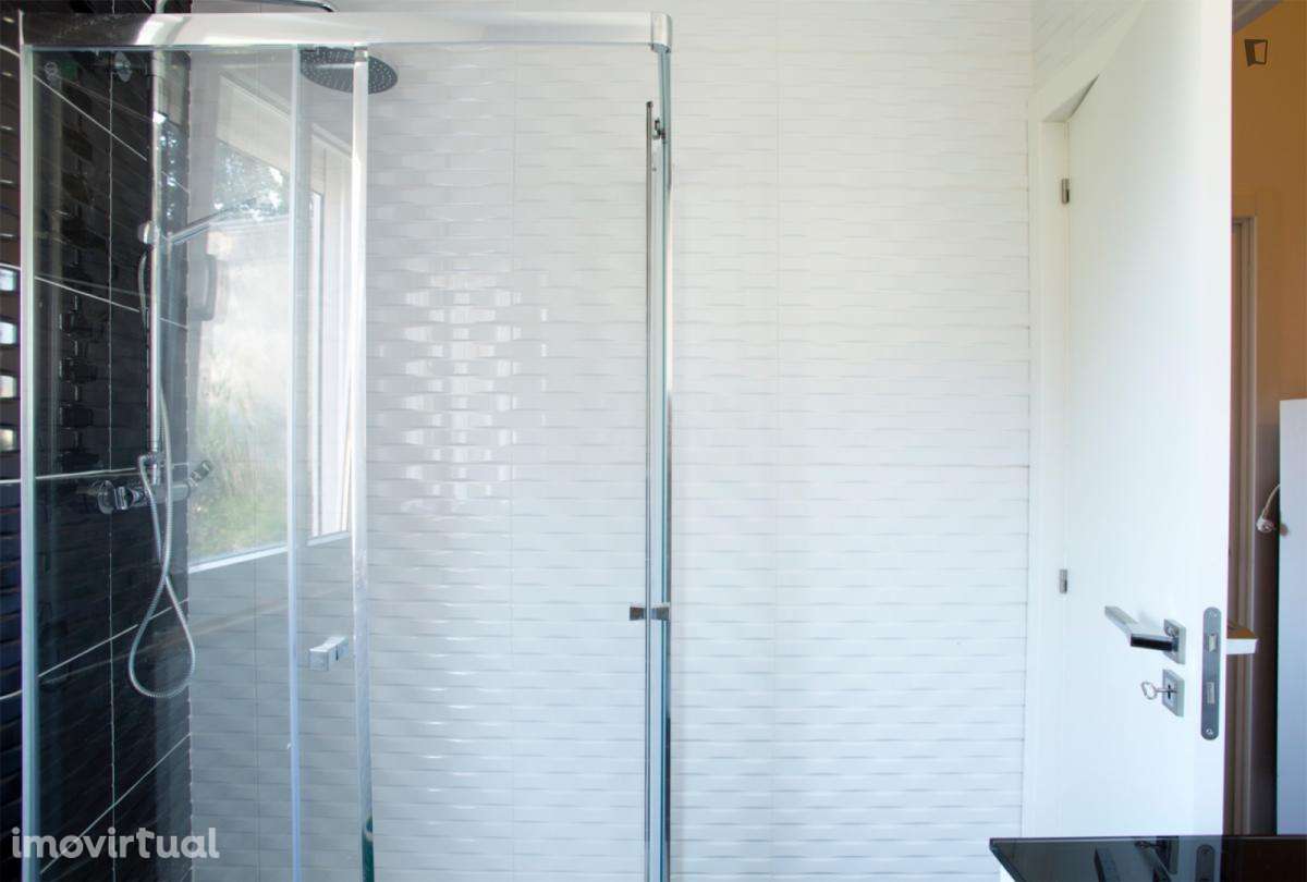 Quarto - localizado em Alcântara Lisbon - Grande imagem: 2/14