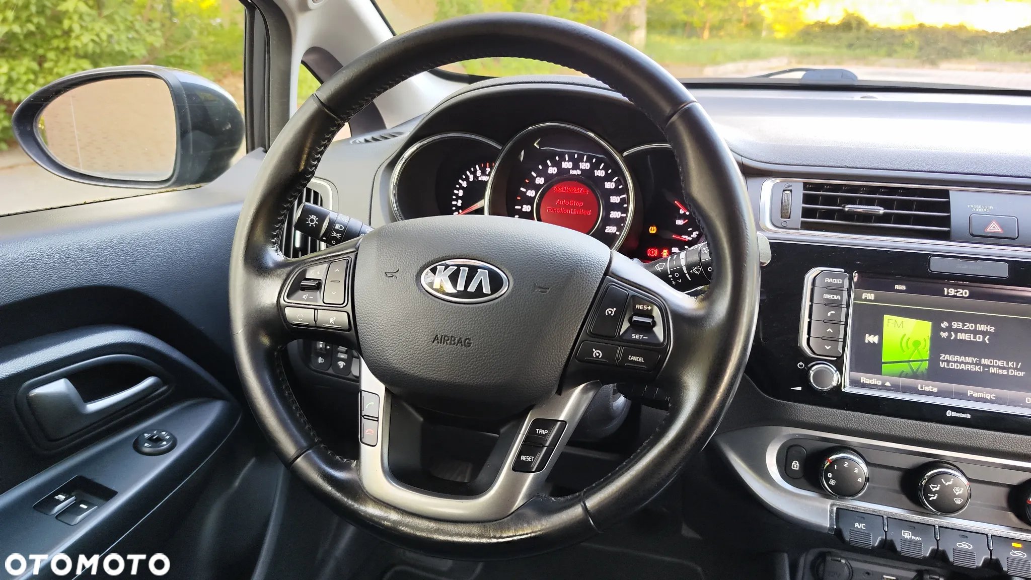 Kia Rio 1.2 Business Line - 24