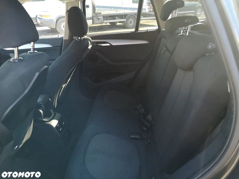 BMW X1 sDrive18d Advantage sport - 22