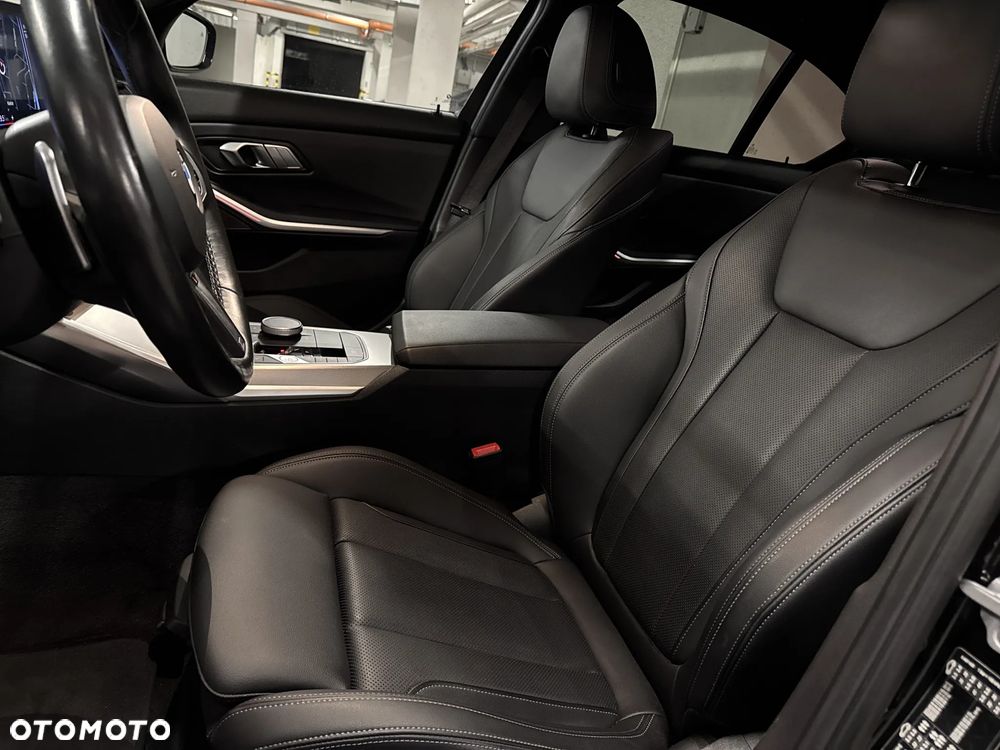 BMW Seria 3 320d xDrive mHEV M Sport - 22