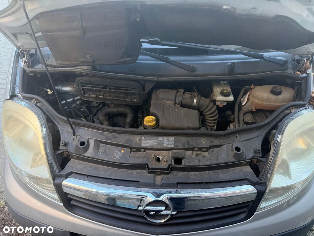 Opel Vivaro - 8