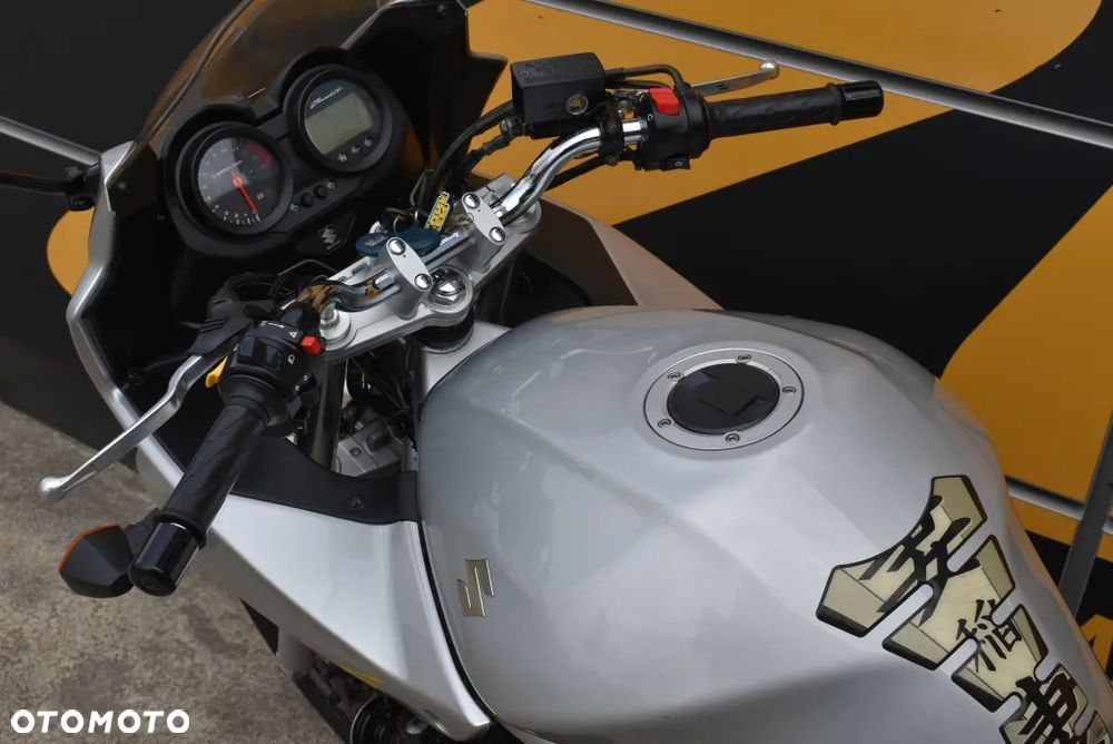 Suzuki Bandit - 12