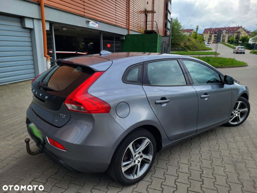 Volvo V40 T2 Momentum - 22