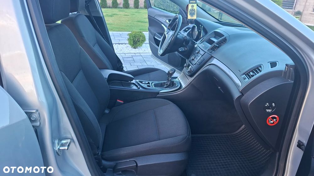 Opel Insignia - 10