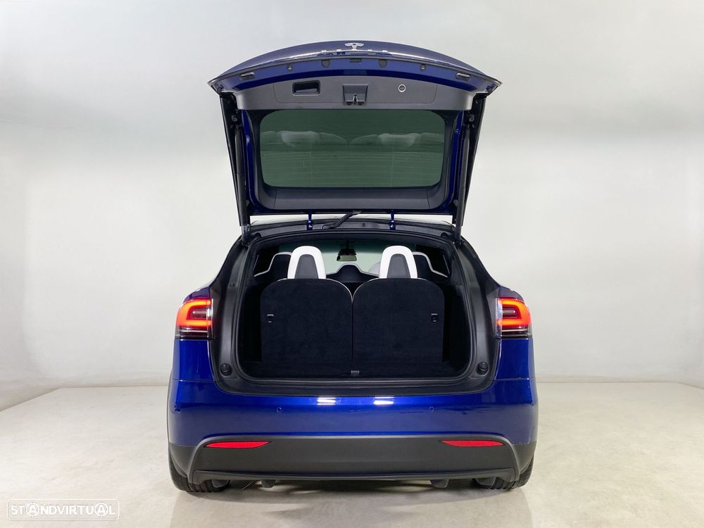 Tesla Model X 100D - 11