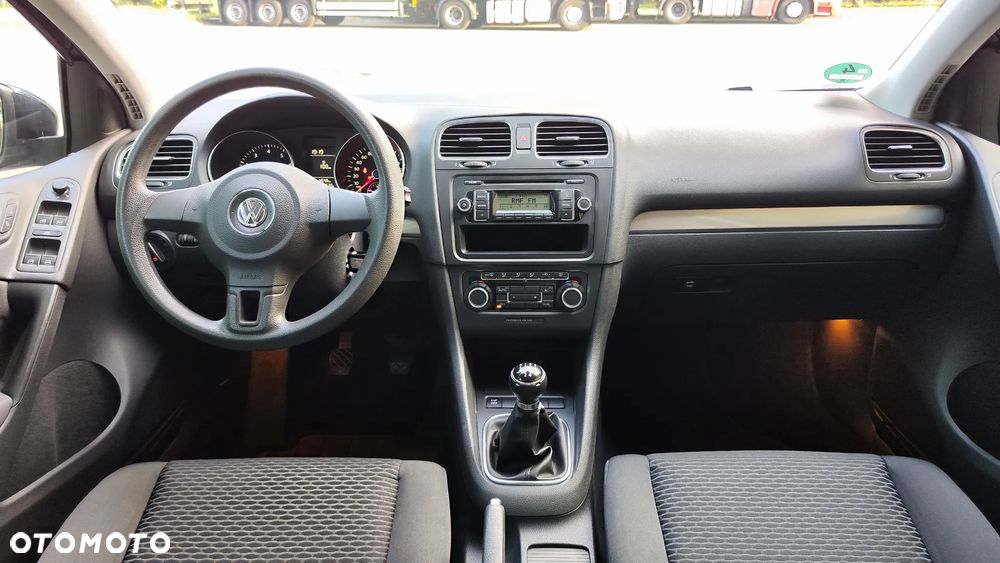 Volkswagen Golf 1.6 Comfortline - 27